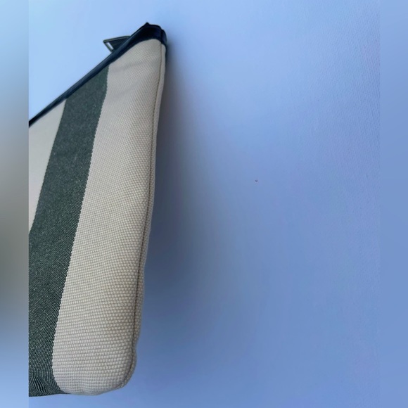 Authentic Saint Laurent handheld clutch bag - Picture 8 of 11